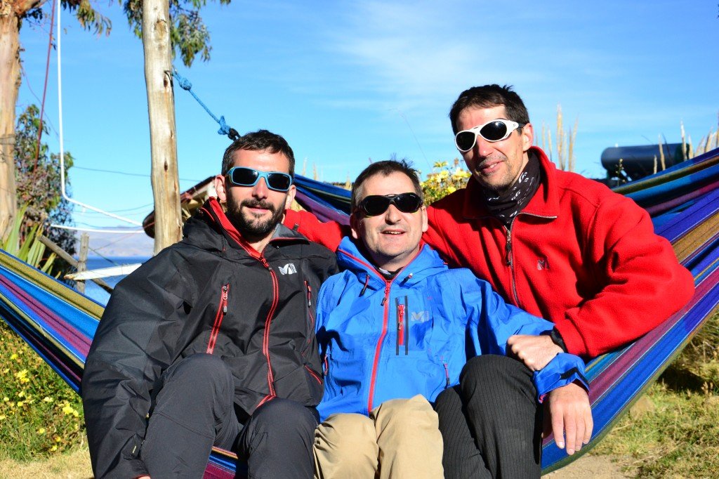 Guillaume, Paul et Alain partagent tout : même leur hamac !